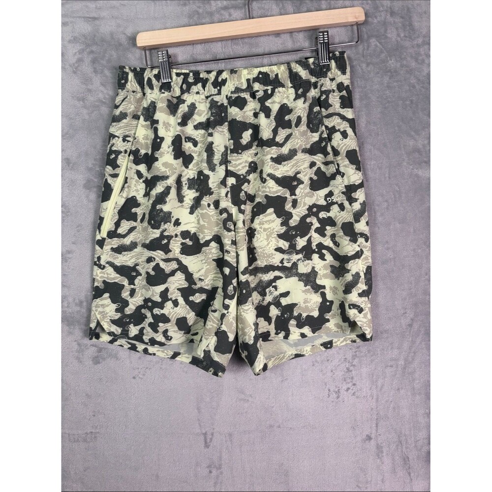 NWT New DSG Camo Green Athletic Shorts Mens Size Small (28-30)